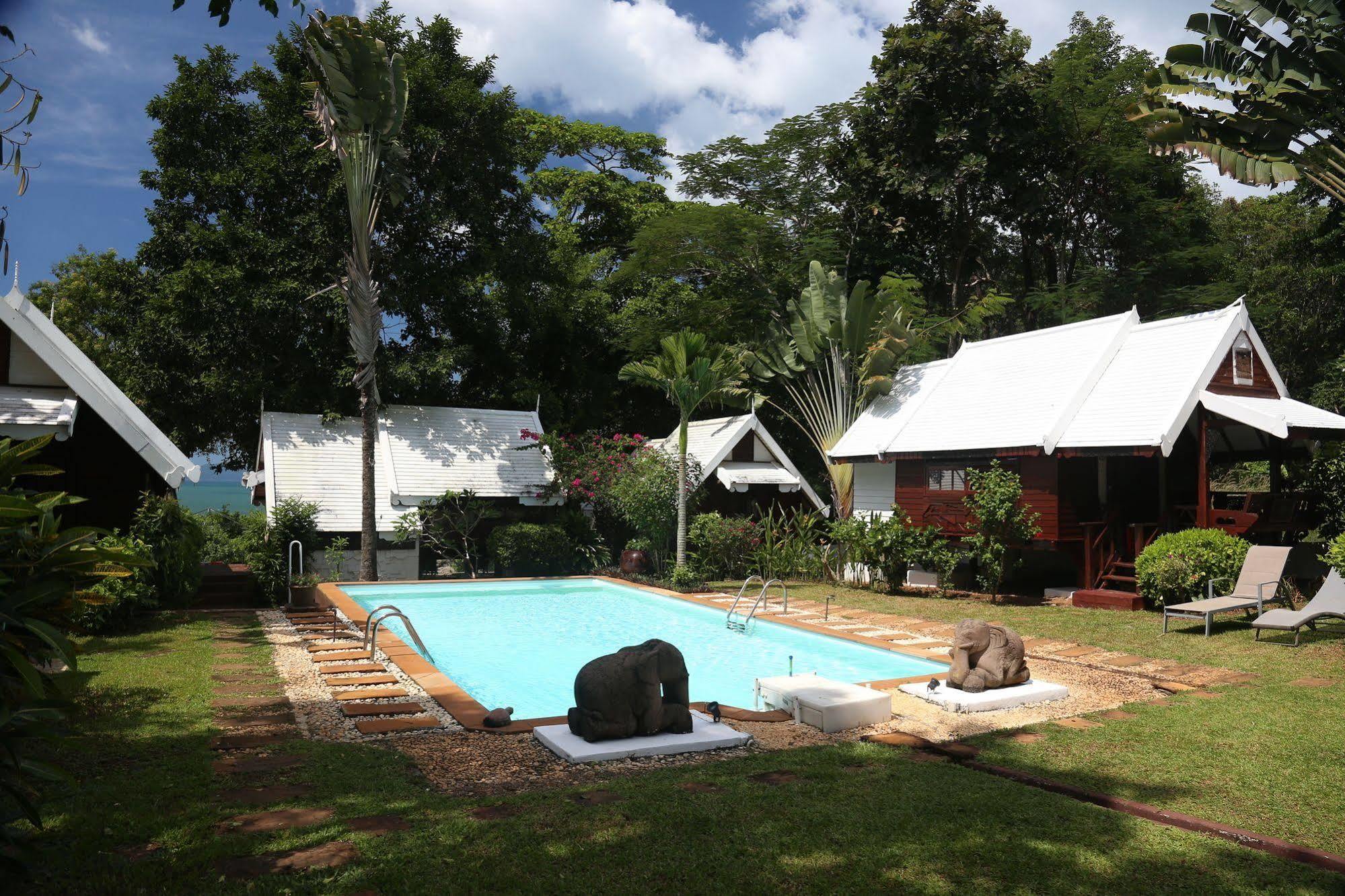 Le Passe-Temps Hotel Tha Lane Bay Exterior photo